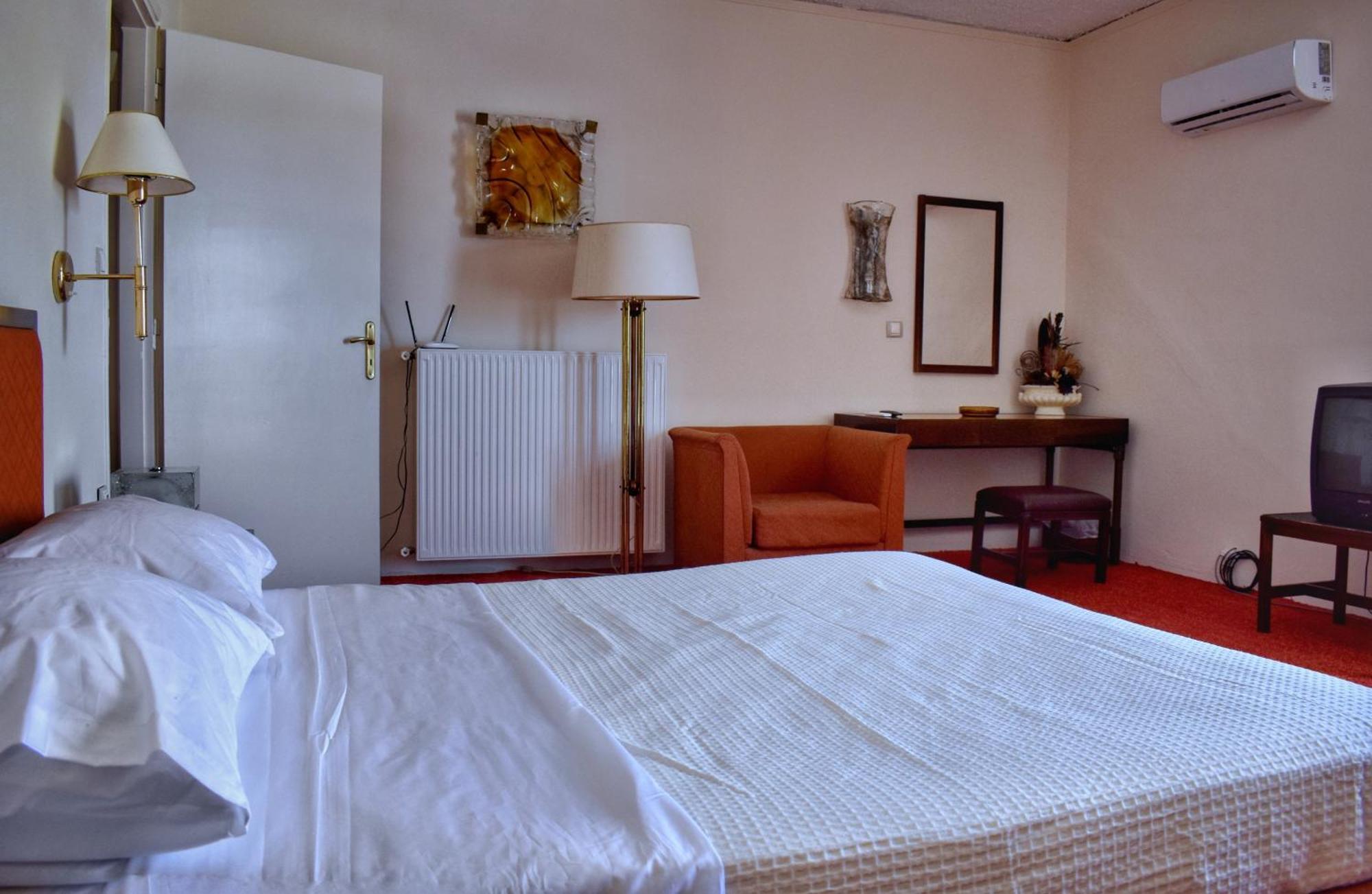 Hotel Theoxenia Mesolóngion Exteriér fotografie