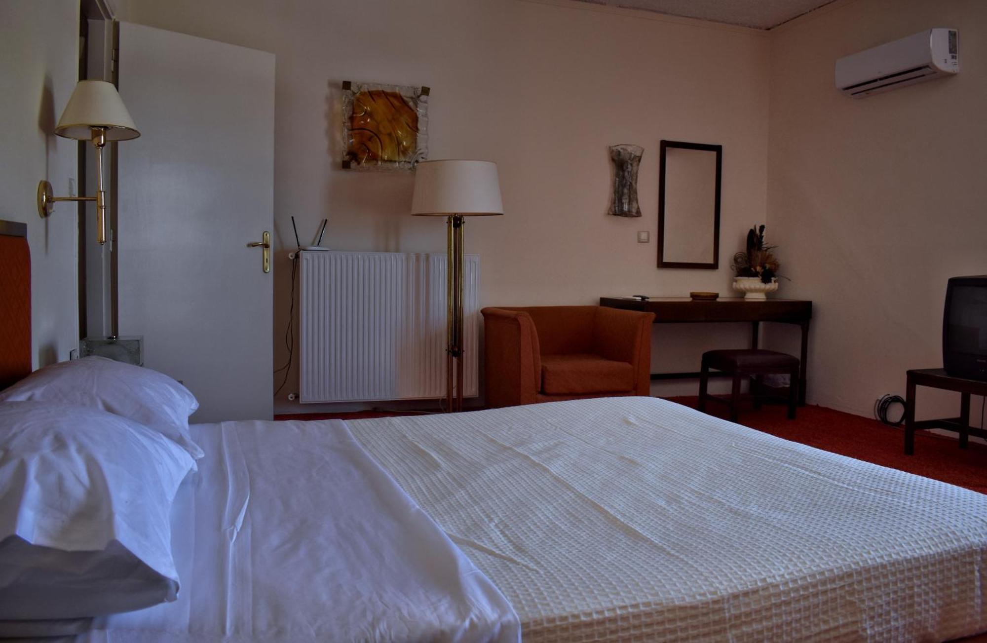Hotel Theoxenia Mesolóngion Exteriér fotografie
